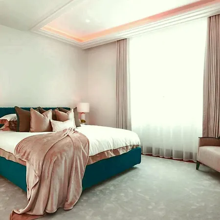 Apartment 4 Bedrooms Oude Kerk Amsterdam Apartment *